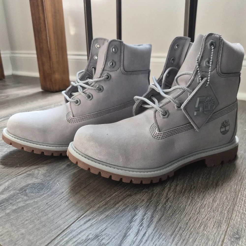 ​Timberland​: Premium 6-Inch Waterproof Boot​Size: Women's US 8 NWOT - Picture 4 of 7